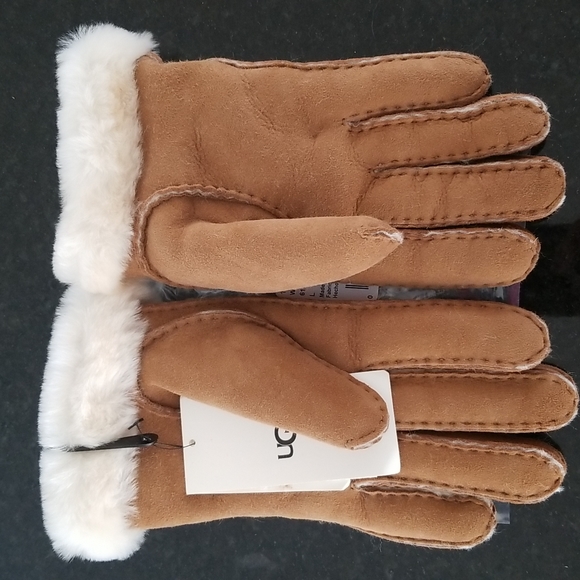 UGG Large Perforated Shearling Gloves in Chestnut